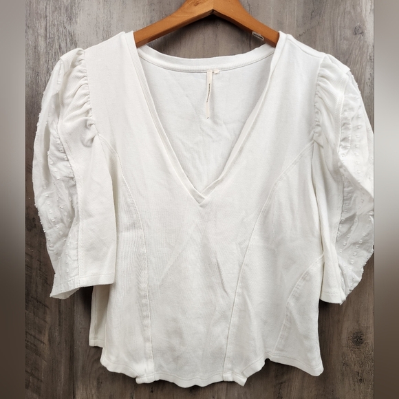 By Anthropologie Puff-Sleeve Structured V-Neck Tee Blouse Top in White Size LG - Picture 8 of 12